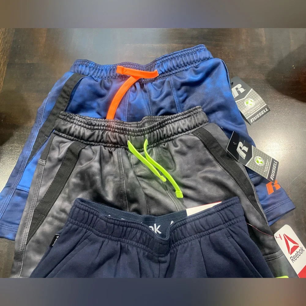 3-Piece Bundle Boy Shorts Size M(8)
Brand New with Tag
2 Russell size M(8) - Picture 2 of 10